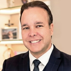 Dr. António Mendes